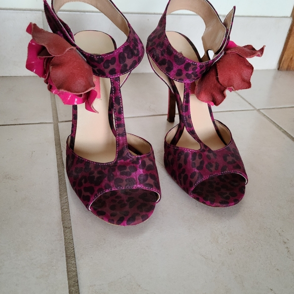 Betsey Johnson flower heels sz 8. Pink. - Picture 1 of 5